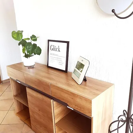 Apartament Haus Meereswind Esens, Wintergarten Mit Kamin *