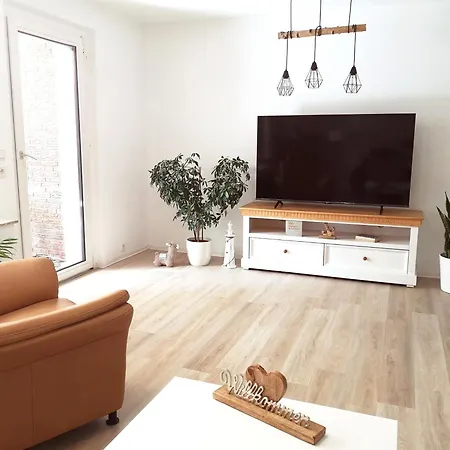 Apartament Haus Meereswind Esens, Wintergarten Mit Kamin Esens
